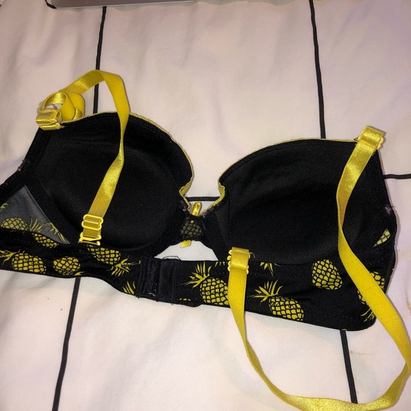 Bra 32A - Picture 2 of 2